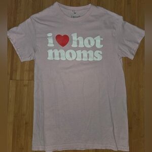 I ♡ HOT MOMS